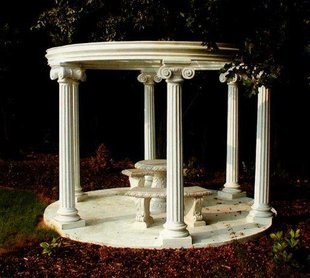 Pavillon aus Säulen